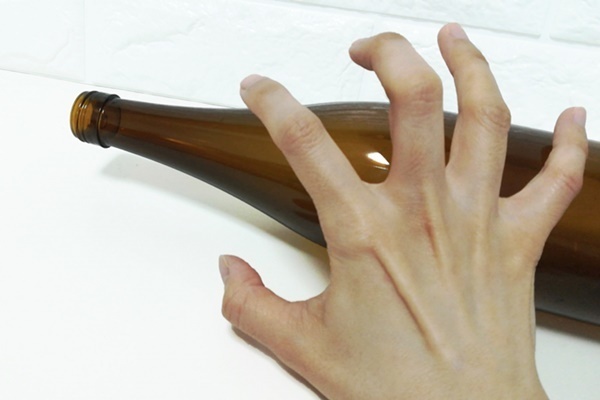 飲酒で「戦争」発言の丸山議員　3年前にしていた“禁酒宣言”