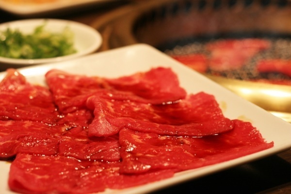 肌の不調改善は食事から！皮膚科医がすすめる「肉食美肌」