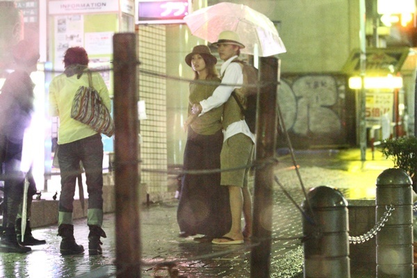 小栗旬　山田優を結婚直前の熱烈ハグ【平成ベストスクープ】