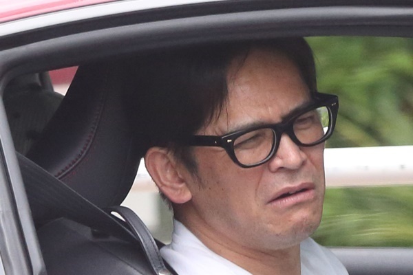 ますおか岡田認めたすれ違い別居生活【平成ベストスクープ】