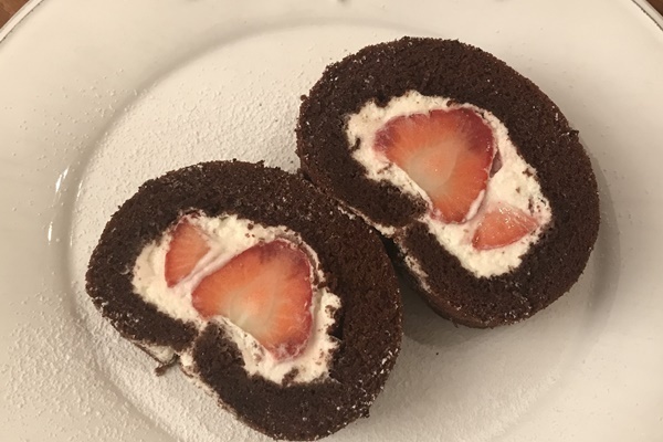 いちごココアロール（辻仁成「ムスコ飯」第218飯レシピ）