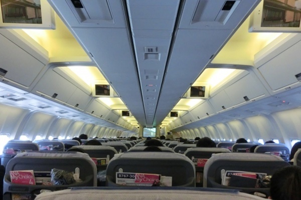 Hey! Say! JUMP悩ますファン暴走…赤ちゃん使い警備突破も