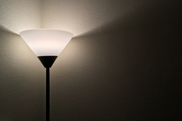 風呂、鍋、日記づけ…真っ暗闇で行う“闇活”リラックス術