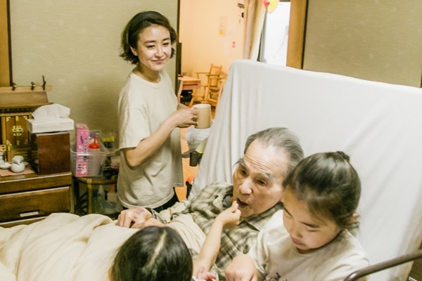 タレント・高橋里華が語る義父母との同居「はじめは家出も」