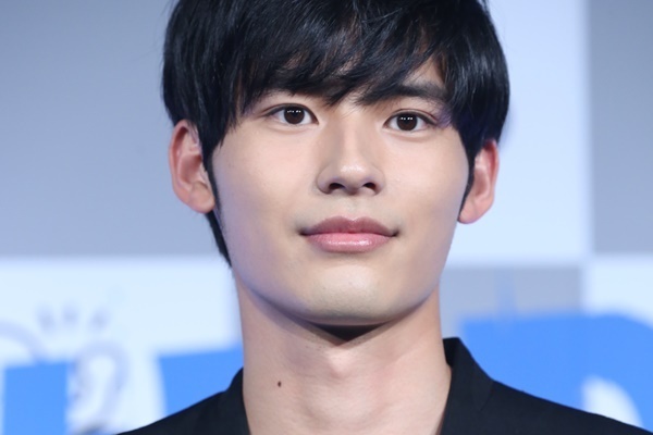 岡田健史 一人暮らし1年も「寂しがっている暇はない」