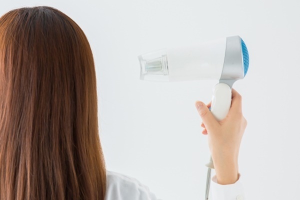 美容液シャンプーを使った「正しい頭皮と髪の洗い方」