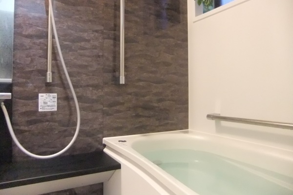 夏場は「腸トラブル」がいっぱい！「1日終わりに湯船」で対策