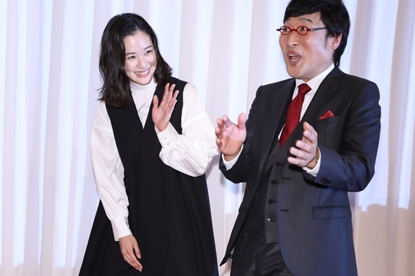 蒼井優 結婚1カ月も続く別居「秋までには…」と新居探し中