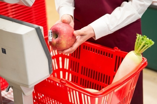 株主優待で家計を節約、2万円以上のお食事券が届くことも