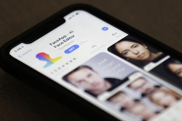 写真加工アプリ「FaceApp」は危険？　米議員がFBIに書簡