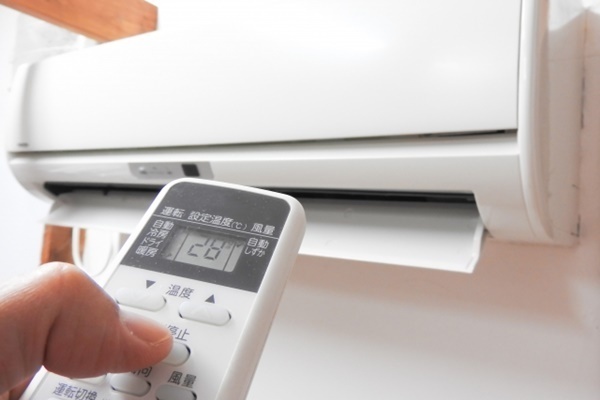 設定温度高めの除湿は電気代高!? 真夏の節電クイズ