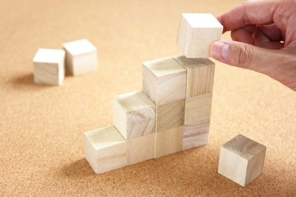 積み立て王子「老後資金はつみたてNISAで長期・分散投資で」