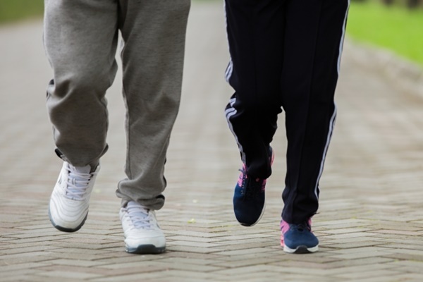 50代カップル、交際約1年で破局…女性が考える「足かせ」とは