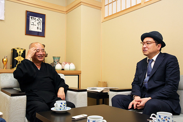 宝くじで1億3千万円当せんした住職、使い道と当たる秘訣