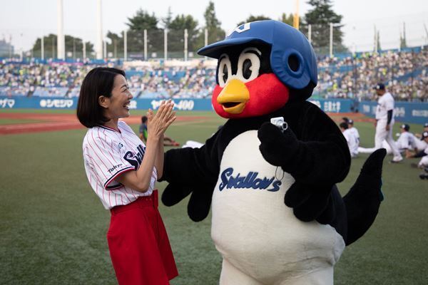 羽田美智子 9番背負って始球式！オファー実現にあった意外な縁