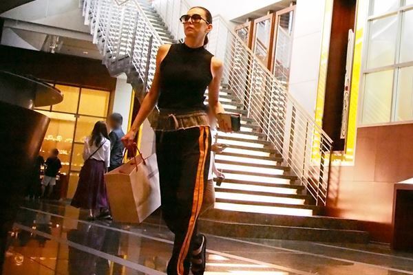 女王・米倉涼子の仰天おもてなし　3万円バスローブを自腹贈呈