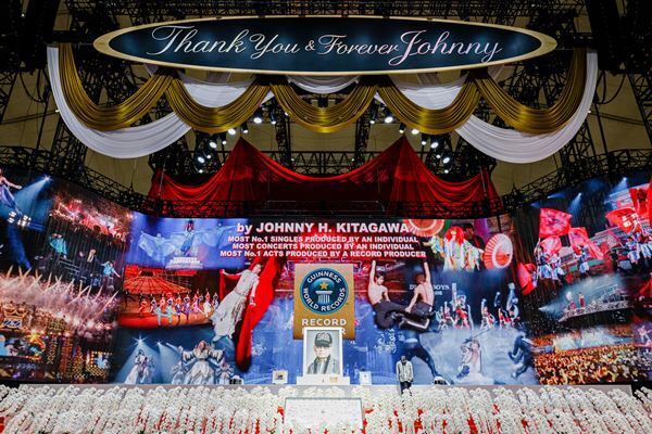 ジャニーさんお別れ会で追悼　デビュー組は常に親心に感謝を