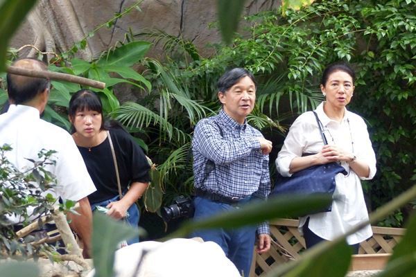 愛子さまが動物園に！プライベート中でも握手の“神対応”