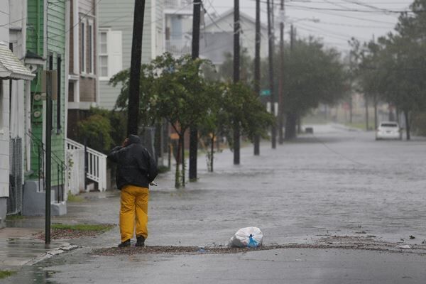 道路が冠水したサウスカロライナ州チャールストン（写真：ロイター/アフロ）