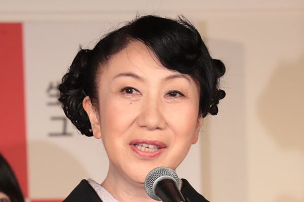 室井滋　伝説監督との事実婚生活、本誌にも告白「彼はお父さん」