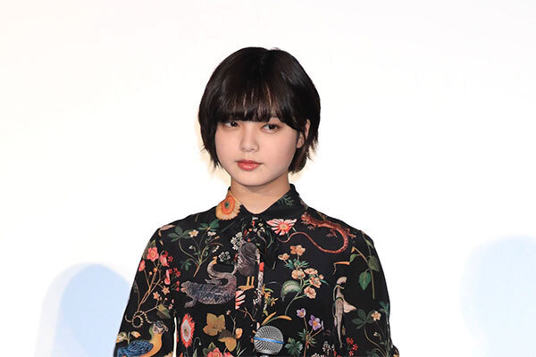 平手友梨奈ソロ曲が5時間で20万回再生！号泣ファン続出の訳