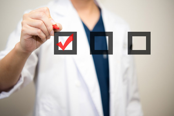 20の兆候でチェック！認知症は早めの治療で進行を遅らせられる