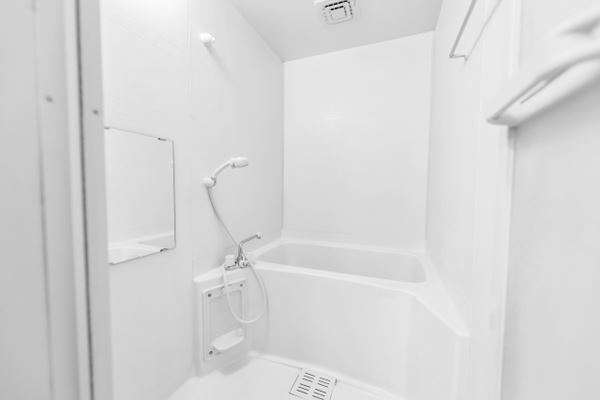 なぜ睡眠前に入浴すべきなのか、医師語る快眠の基本ルール