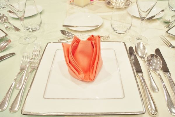 トニセンがディナーショー 禁止令から18年ぶり復活に歓喜の声