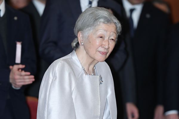 美智子さまが休まれない理由…手術直後でも早朝から荷物整理