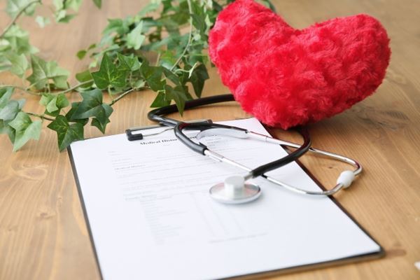 「出生数90万人割れ」報道に不妊治療の保険適用を求める声