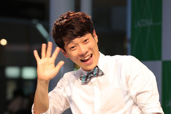 横山だいすけが一般女性と結婚 数え天狗も笑顔の祝福700件