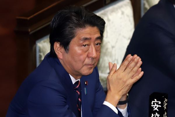 安倍首相の噴飯答弁「自分は推薦しただけ」「ミスで会場が」