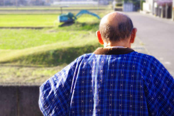 「認知症保険」無料事業を自治体が展開、事故の損害賠償をカバー