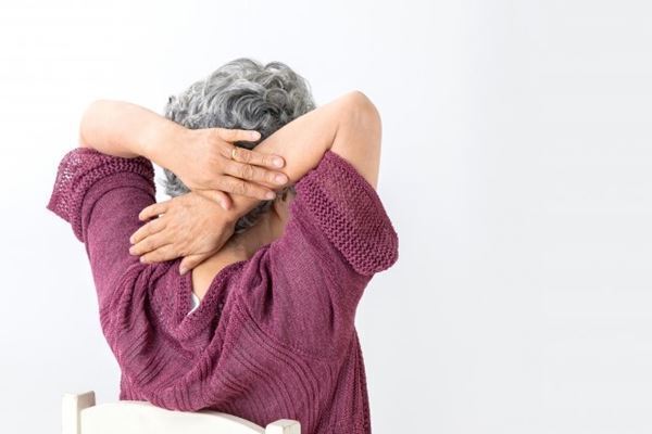 82歳の女性が男を返り討ち！イギリスでも同年代が泥棒撃退