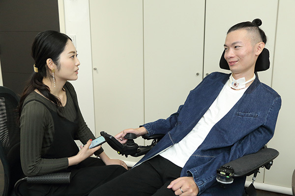 介護保険が使えず…30代ALSの夫と妻が“困難”打破した妙案