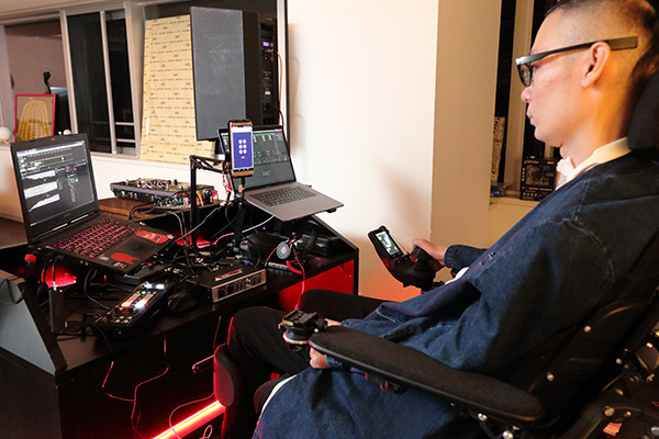 「声出なくても意思は伝わる」ALSの夫と妻が続ける限界なき挑戦