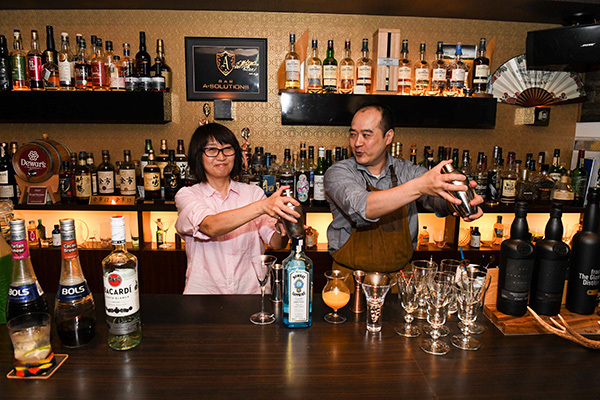 1日でカクテルを作れる!?港町・神戸で学ぶ「バーテンダー教室」