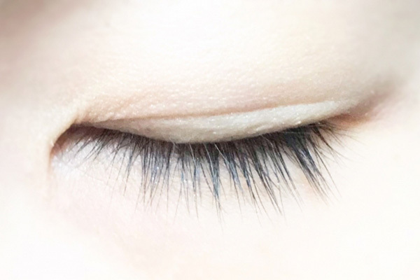 目の不調の起因点「眼窩骨」、美容効果も期待できる「セルフ矯正術」