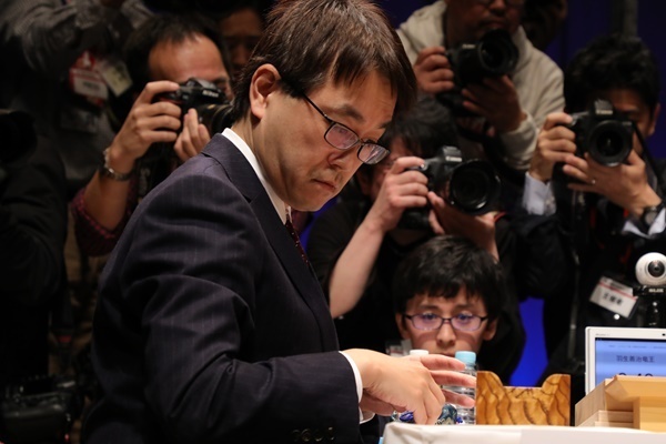 羽生善治　3日でフォロワー1万超え、夫婦共同インスタ開設の理由