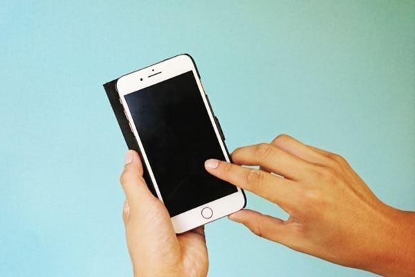 タイ人男性がスマホに感電死…類似ケースが半年で4件も