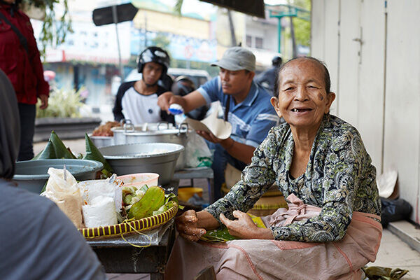 店主の人生も、食材の歴史も…アジア9カ国屋台ドキュメンタリー