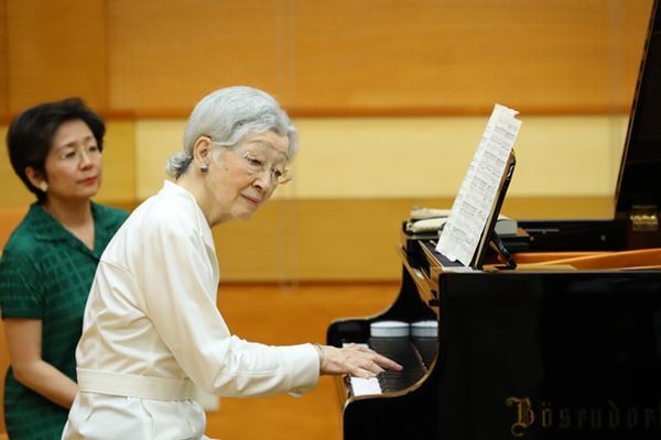 美智子さま　嘔吐3カ月隠した理由は「雅子さまへのご配慮」