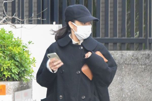 山里 蒼井優に指輪渡していた！会見で不要発言も感謝の贈り物