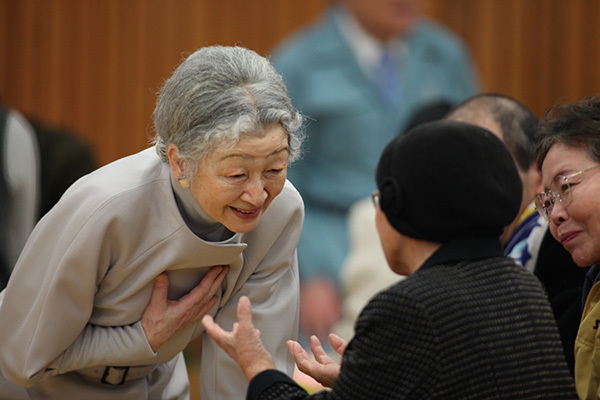 生前退位は画期的…美智子さまお支えになった新しい皇室の形