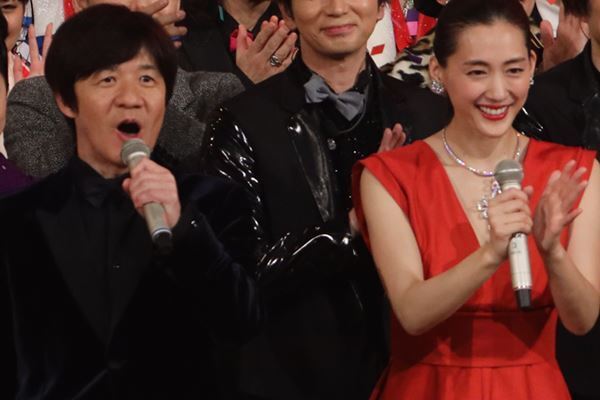 紅白支えた綾瀬はるかの気遣い 楽屋見舞いにバラをプレゼント