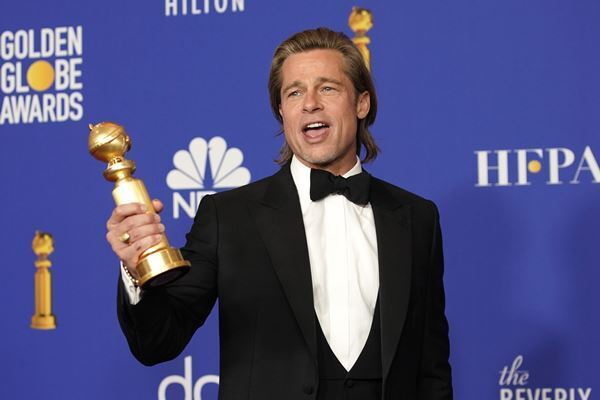 「俺ならイカダ分け合った」ブラピが『タイタニック』をいじる