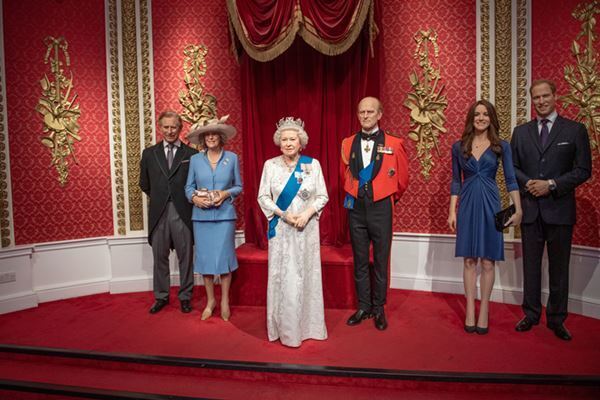 エリザベス女王　ヘンリー王子夫妻の意向尊重も……扱いに変化