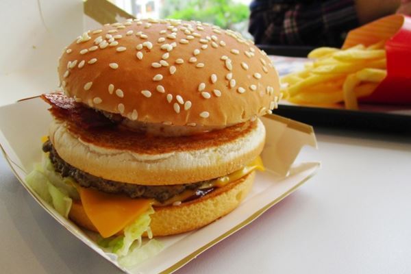 大野智から木村拓哉へ！マックCMの豪華バトンリレーが話題