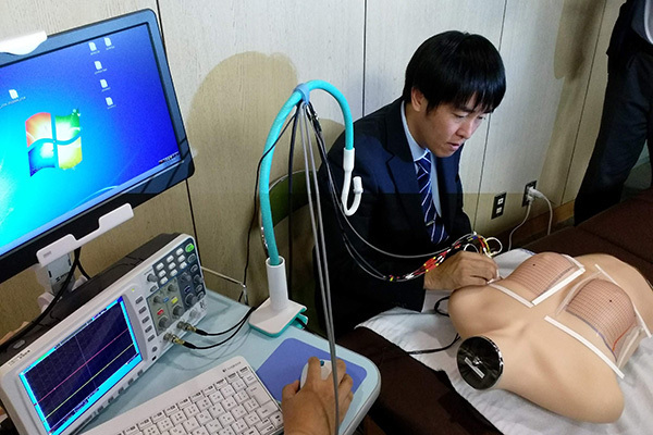 「痛みなし」「被ばくなし」最新マンモ、実用化の時期早まるか