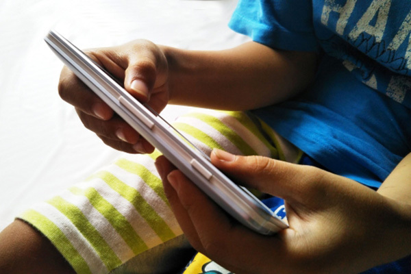 香川に続き大阪も…子どものゲーム時間制限条例案に抗議の声